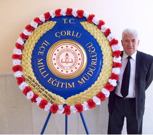 İLÇE MİLLİ EĞİTİM KABARTMA ÇİÇEKLİ ÇELENK