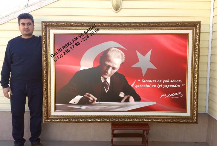 MAKAM ODASI RESMİ ATATÜRK YATAY VATANINI EN ÇOK SEVEN ONA EN ÇOK HİZMET EDENDİR SÖZÜ