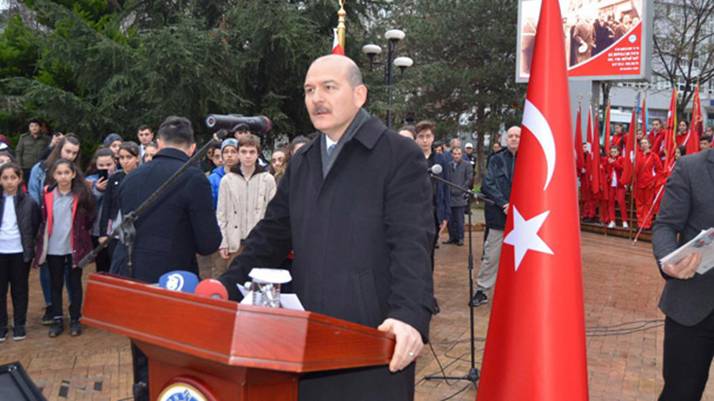 Trabzon Valiliği konuşma kürsüsü süleyman soylu hitap ederken